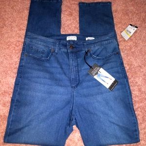 NWTs Sofia Vergara* Super High-Rise Curvy Jeans
